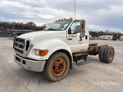 2005 Ford F-650 XL 4x2 Cab and Chassis