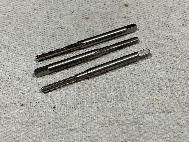 (430) Thread Cutting Taps