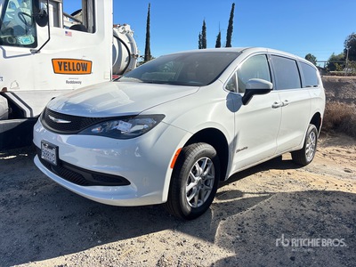2023 Chrysler Voyager Braunability Minivan