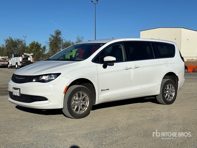 2022 Chrysler Voyager Braunability Minivan