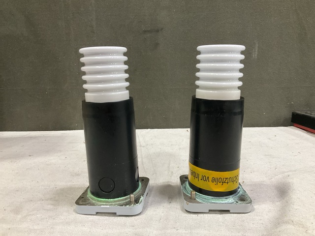 (2) Siemens KFL CU 2K X-Ray Diffracometers