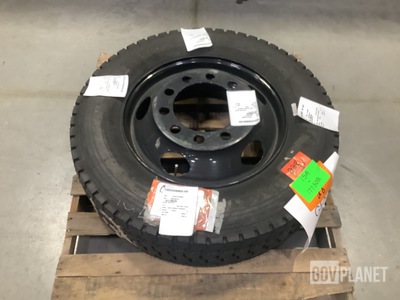 Michelin 275/70R22.5 Tire w/Wheel