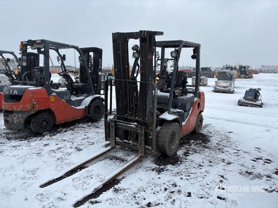 2015 Toyota 8FGU25 4500 lb Cushion Tire Forklift