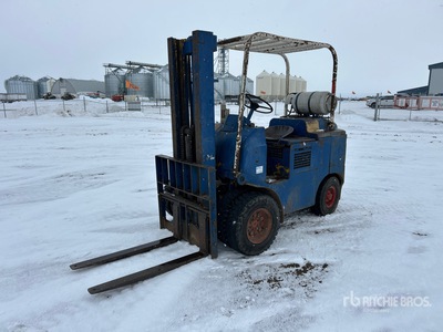 Towmotor 601PLP4024 4000 lb Pneumatic Tire Wózek widłowy