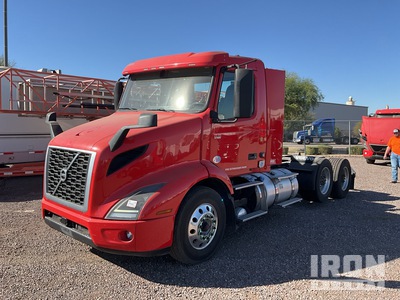 2022 Volvo VNL 6x2 تراكتور شاحنة كابينة النوم (ثنائية المحور)