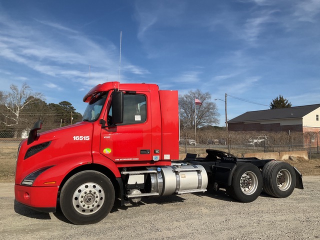 2022 Volvo VNR 6x2 T/A Day Cab Truck Tractor
