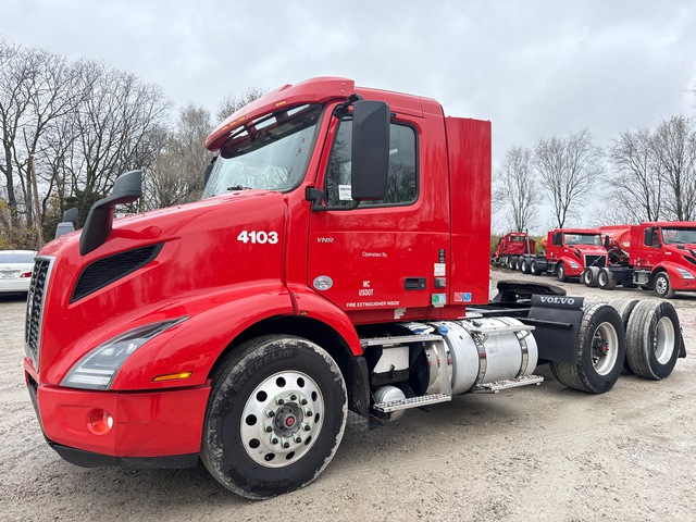 2021 Volvo VNR 6x2 T/A Day Cab Truck Tractor