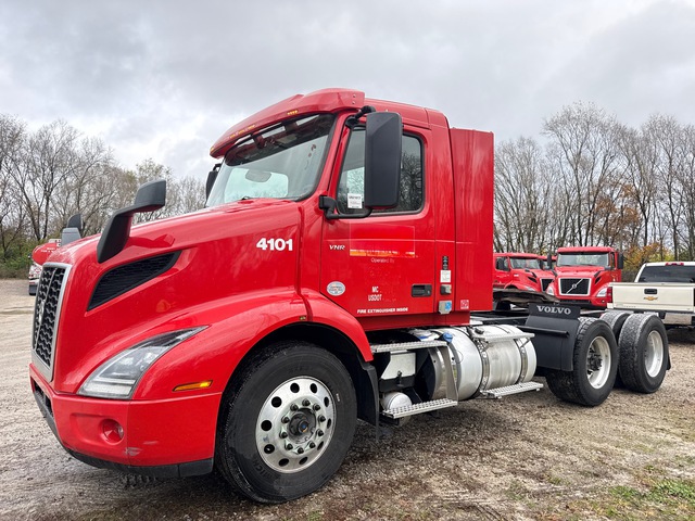 2021 Volvo VNR 6x2 T/A Day Cab Truck Tractor