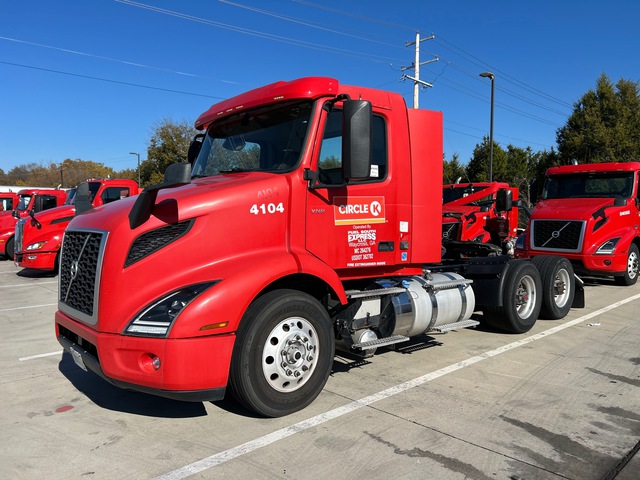 2021 Volvo VNR 6x2 T/A Day Cab Truck Tractor
