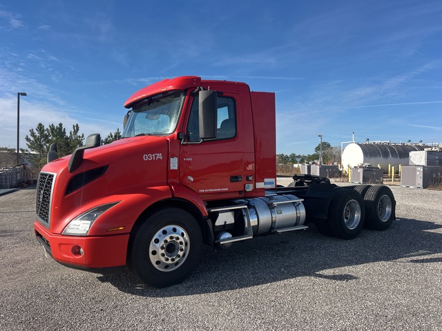 2022 Volvo VNR 6x2 T/A Day Cab Truck Tractor