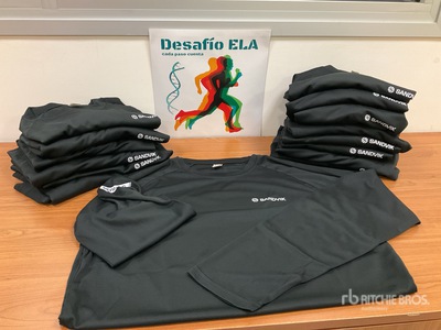 Quantity of (15) Camisetas Tecnicas L y XL Indumentaria