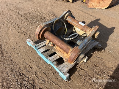 JRB Excavator Coupler - Fits John Deere 470