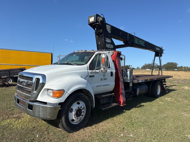 Terex BT3470 34000 lb Straight Boom on 2005 Ford F-750 XL 4x2 Boom Truck