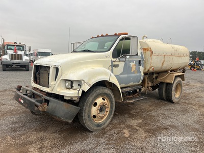 2004 Ford F-650 XL 2000 gal 4x2 Water Truck