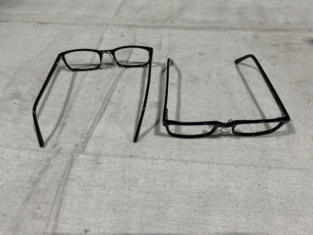 (960) Rochester Optical Eye Glasses (960) Rochester Optical Eye Glasses