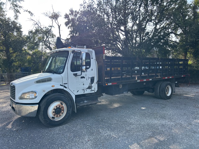 2006 Freightliner M2 106 4x2 Flatbed Truck