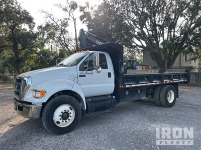 2011 Ford F-750 XL 4x2 S/A Camión dumper