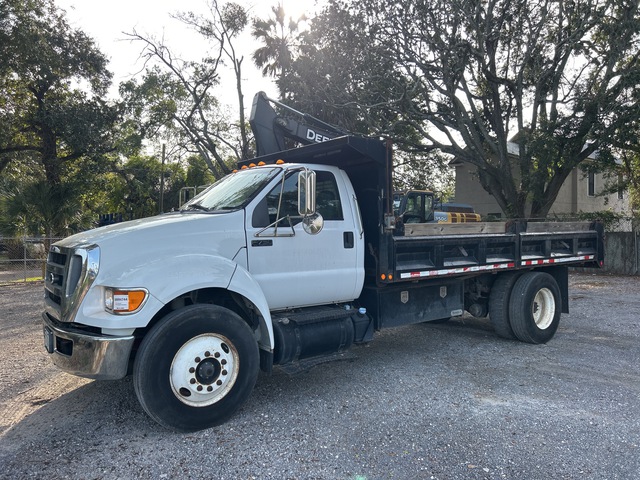 2011 Ford F-750 XL 4x2 S/A Dump Truck