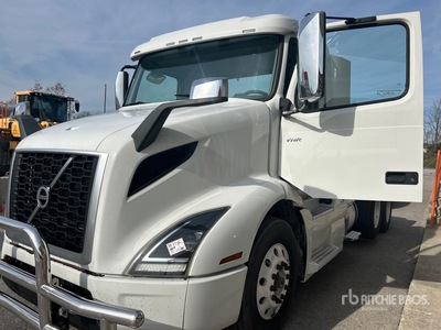 2019 Volvo VNR300 T/A Sleeper Truck Tractor