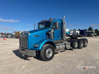 2007 Kenworth T800 8x4 Heavy Haul Tri/A Day Cab Truck Tractor