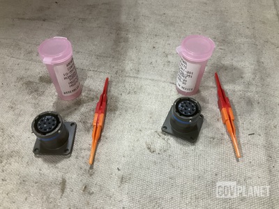(90) Amphenol MS27505E13B98S Electrical Receptacle Connectors