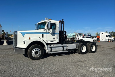 2009 Freightliner FLD120 6x4 Winch Truck