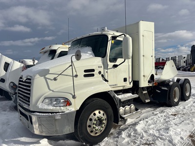 2015 Mack CXU CNG 6x4 Cabeza Tractora Cabina Corta (Inoperable)