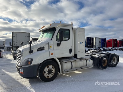 2015 Freightliner Cascadia 113 CNG 6x4 Cabeza Tractora Cabina Corta