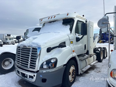 2015 Freightliner Cascadia 113 CNG 6x4 Cabeza Tractora Cabina Corta (Inoperable)