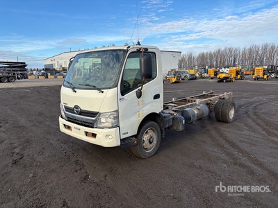 2015 Hino 195 4x2 Cab & Chassis