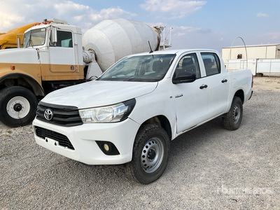 Crew Cab Camioneta (SOLO PARTES) / Parts Only Pickup (Inoperable)