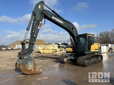 2022 Hyundai HX220A L Tracked Excavator