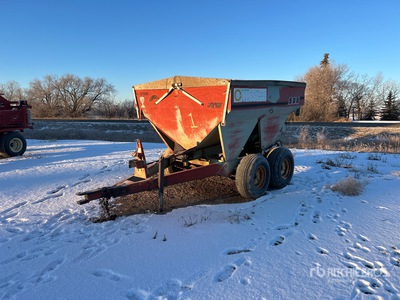 Willmar 500 T/A Fertilizer Spreader
