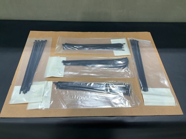 (409) Navistar 306132C1 Zip Ties