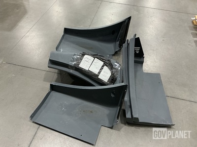 (8) Daimler A22-32896-003 Vehicular Fenders