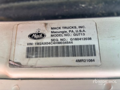 2016 Putzmeister BSF38Z-5.16H 37 ft on 2017 Mack GU713 6x4 Camion transportador de hormigon