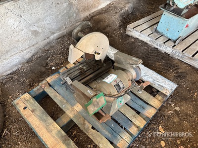 Chicago Power Tools 9020 Bench Grinder