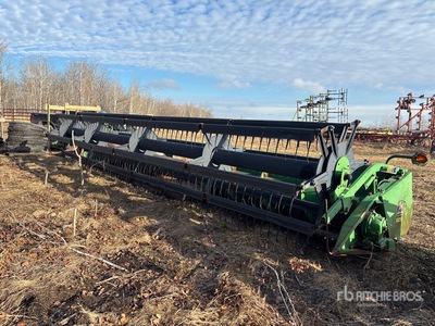 John Deere 925 Combine Header