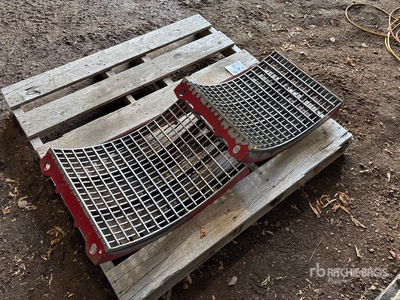 Quantity of (2) Large Wire الرف الجامع