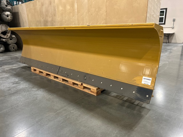 2018 Cat 479-8118 168 in Q/C Snow Plow Blade - Fits Cat 938K, 938M, 924K, 926M, 930K, 930M (Unused) 2018 Cat 479-8118 168 in Q/C Snow Plow Blade - Fits Cat 938K, 938M, 924K, 926M, 930K, 930M (Unused)