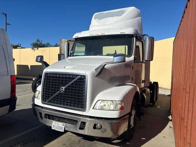 2017 Volvo VMN64T200 6x4 T/A Day Cab Truck Tractor (Inoperable)