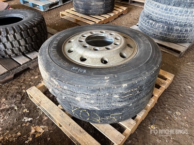 Quantity of (2) Goodyear 265/75R22.5 Équipements pour pneus