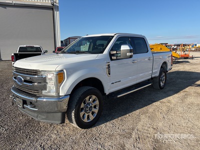 2017 Ford F-350 Lariat 4x4 Crew Cab Pickup