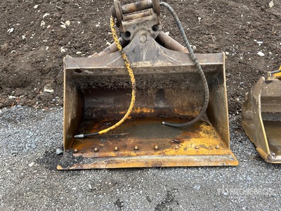 Brandt 68 in Hydraulic Tilting Baggerlöffel - Fits John Deere 245P