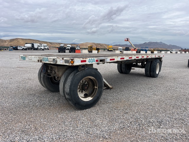 1975 Fruehauf 26 ft T/A Flatbed Trailer