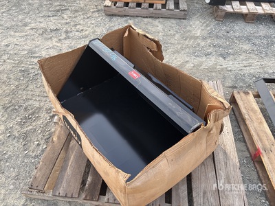 2024 Toro 22520 34 in Mini دلو للسكيد ستير (Unused)