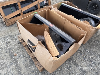 2024 Toro 22520 34 in Mini دلو للسكيد ستير (Unused)