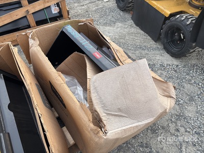 2024 Toro 22520 34 in Mini دلو للسكيد ستير (Unused)