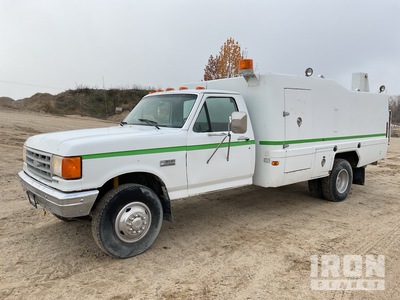1991 Ford F-Super Duty Custom 4x2 Utility Truck