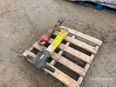 Quantity of (2) Rivet Buster Varios, herramientas manuales